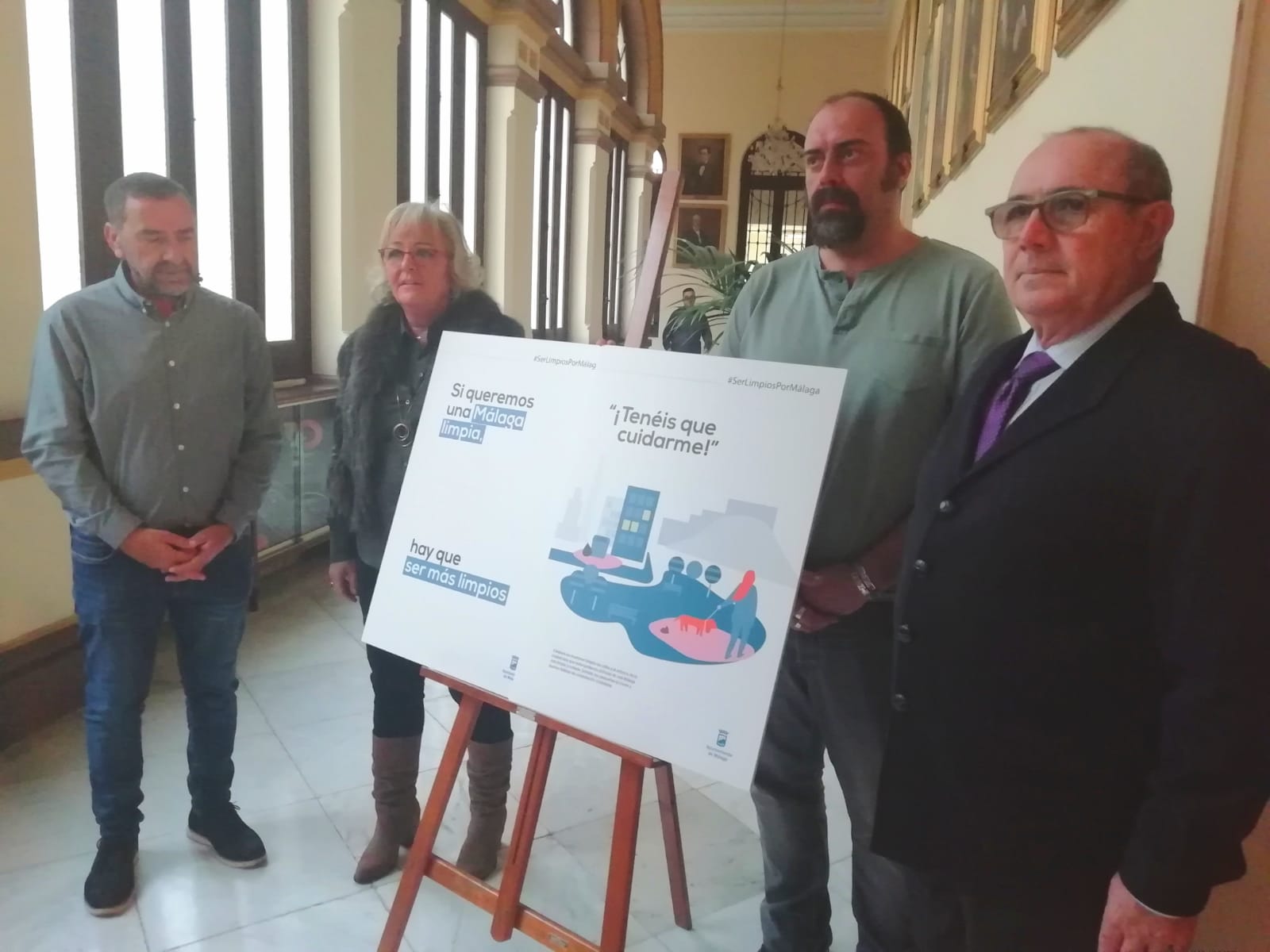 "Tenéis que cuidarme" o "Ser limpios por Málaga" lemas de la campaña "Tenéis que cuidarme" o "Ser limpios por Málaga" lemas de la campaña