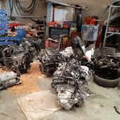 Motores de coches robados que tenía el grupo desarticulado en Petrer.