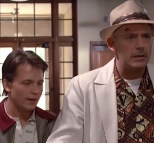 Robert Downey Jr. y Tom Holland como Doc y Marty en 'Regreso al futuro' Robert Downey Jr. y Tom Holland como Doc y Marty en 'Regreso al futuro'
