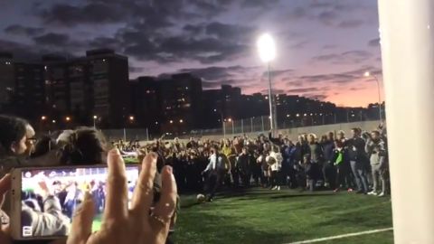 Almeida lanza un penalti en el nuevo campo de f&uacute;tbol de Sanchinarro