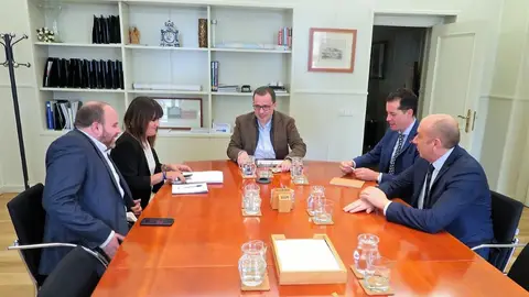 Reunión del alcalde de Elda en el Ministerio de Transportes. Reunión del alcalde de Elda en el Ministerio de Transportes.