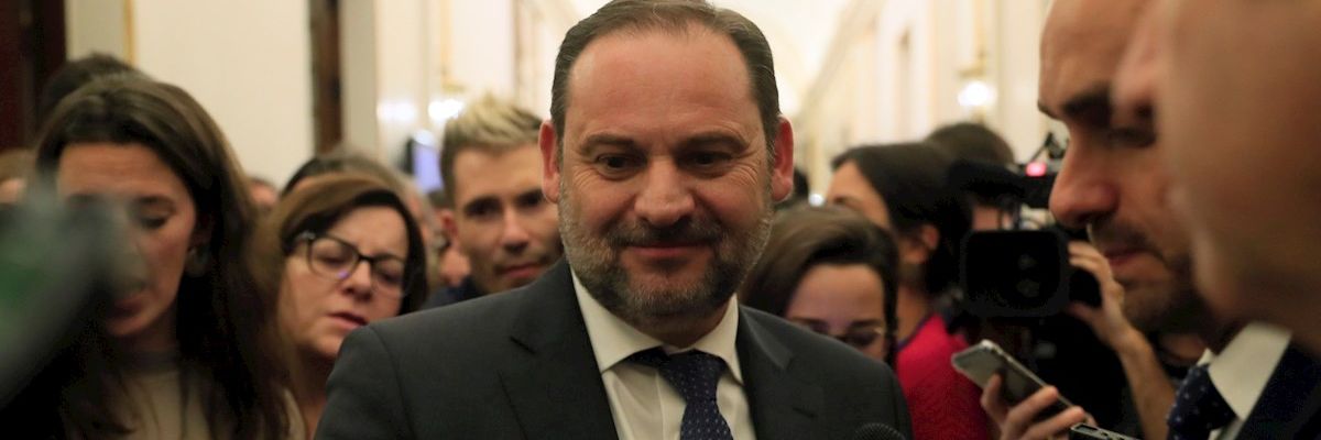 Ábalos tiene una "tranquilidad enorme" por el 'caso Delcy' e insta a hablar de vivienda, "que eso sí que preocupa" Ábalos tiene una "tranquilidad enorme" por el 'caso Delcy' e insta a hablar de vivienda, "que eso sí que preocupa"