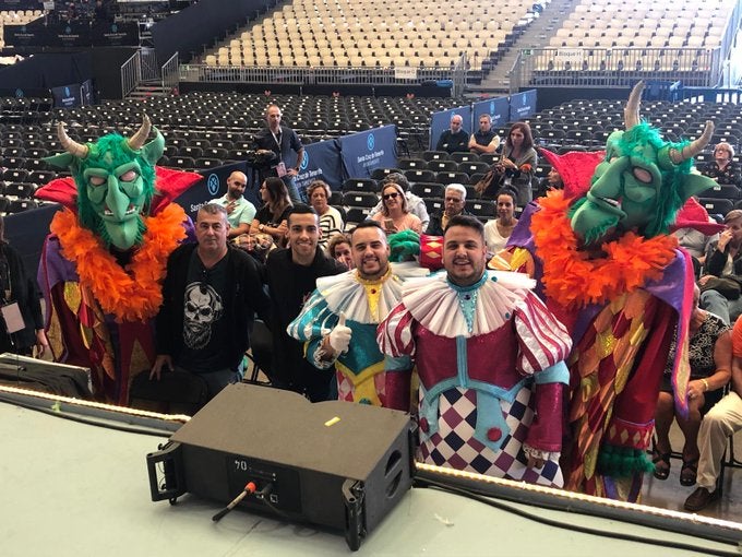 Así es la murga Los Diablos Locos, que cumple 50 años en el carnaval de Tenerife: "Más que una fiesta, es una forma de vida" Así es la murga Los Diablos Locos, que cumple 50 años en el carnaval de Tenerife: "Más que una fiesta, es una forma de vida"