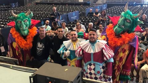 Miembros de la Murga Los Diablos Locos