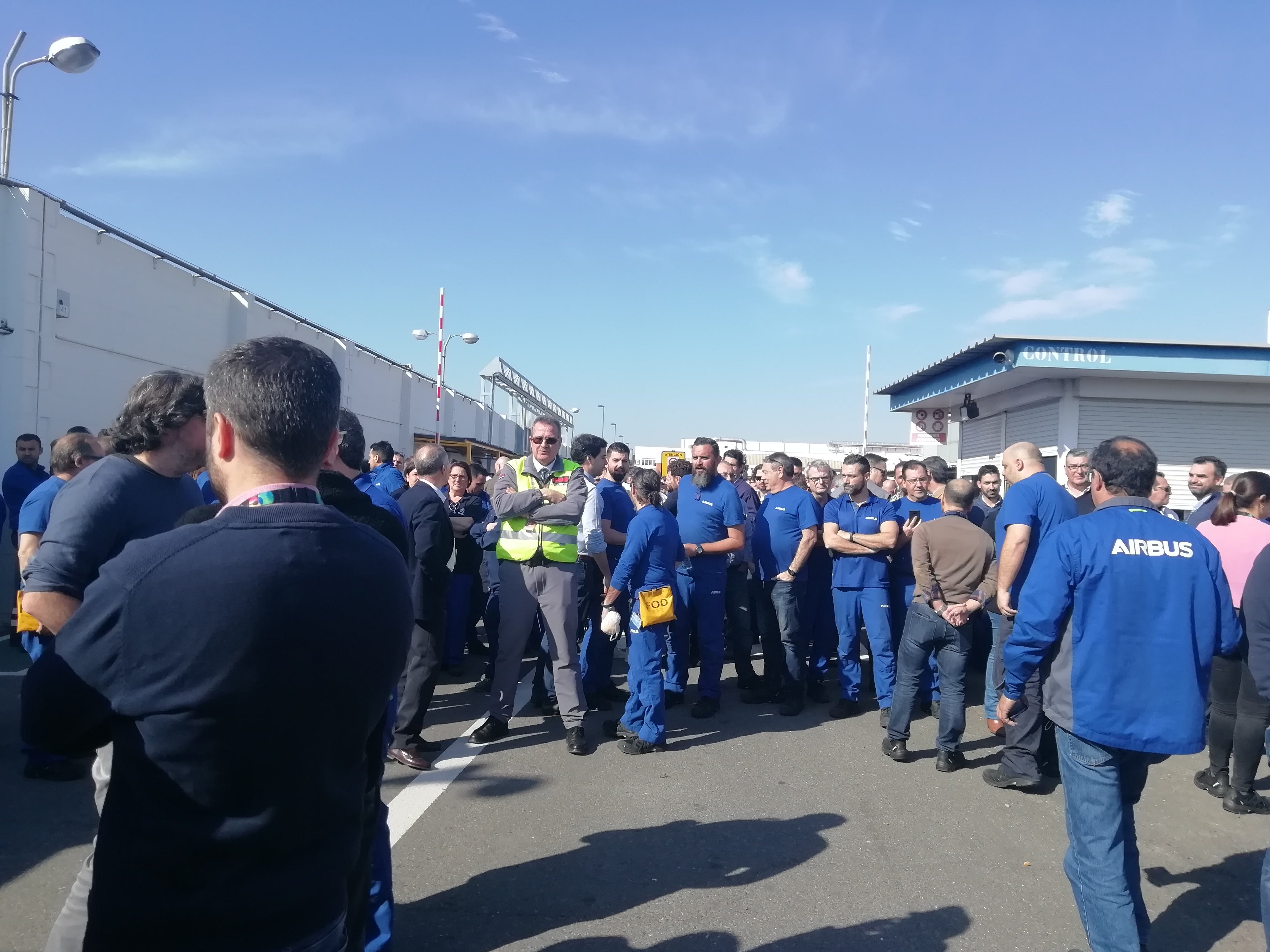 Huelga en Airbus y concentraciones de empleados aeronáuticos que exigen la retirada de los ERE en la industria auxiliar Huelga en Airbus y concentraciones de empleados aeronáuticos que exigen la retirada de los ERE en la industria auxiliar