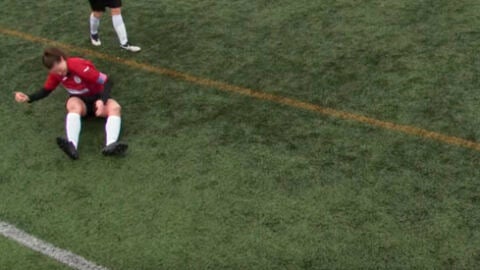 La capitana del St. Mirren WFC tras la aparatosa ca&iacute;da 