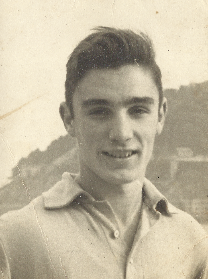 La Transistoria: El sacerdote español que hizo historia en el fútbol ecuatoriano La Transistoria: El sacerdote español que hizo historia en el fútbol ecuatoriano