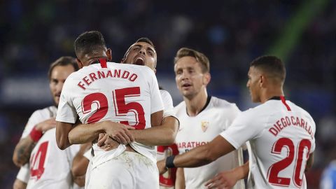 Los jugadores del Sevilla celebrando un gol