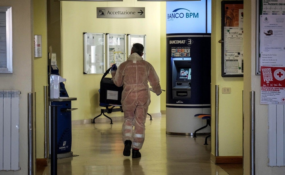 Bruselas teme que la propagación del coronavirus provoque el cierre de fronteras en la Unión Europea Bruselas teme que la propagación del coronavirus provoque el cierre de fronteras en la Unión Europea