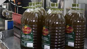 OLIBEAS OBTIENE EL PREMIO DE LA DIPUTACIÓN DE HUELVA AL MEJOR ACEITE Y EL PREMIO GRAN ORO EN LOS VIRTUS POR SU CALIDAD OLIBEAS OBTIENE EL PREMIO DE LA DIPUTACIÓN DE HUELVA AL MEJOR ACEITE Y EL PREMIO GRAN ORO EN LOS VIRTUS POR SU CALIDAD