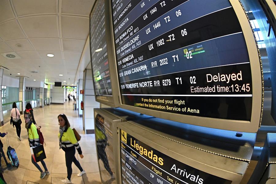 Canarias seguirá exigiendo pruebas Covid-19 negativas a viajeros nacionales hasta el 31 de julio Canarias seguirá exigiendo pruebas Covid-19 negativas a viajeros nacionales hasta el 31 de julio