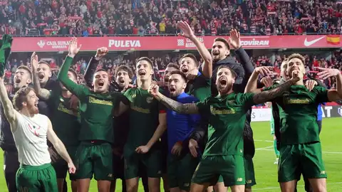 Los jugadores del Athletic celebran el pase a la final. Los jugadores del Athletic celebran el pase a la final.