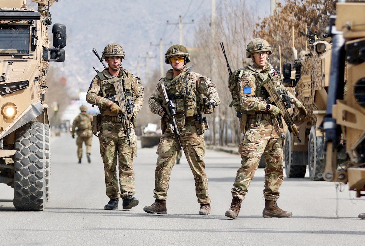 27 muertos y 55 heridos en un tiroteo en Kabul 27 muertos y 55 heridos en un tiroteo en Kabul