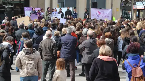 Vila-real se suma al dia de la Dona amb un programa d´actes durant el cap de setmana. Música, literatura i un homentge a les Mestres de Vila-real obrin els actes del dia de la Dona en Vila-real.