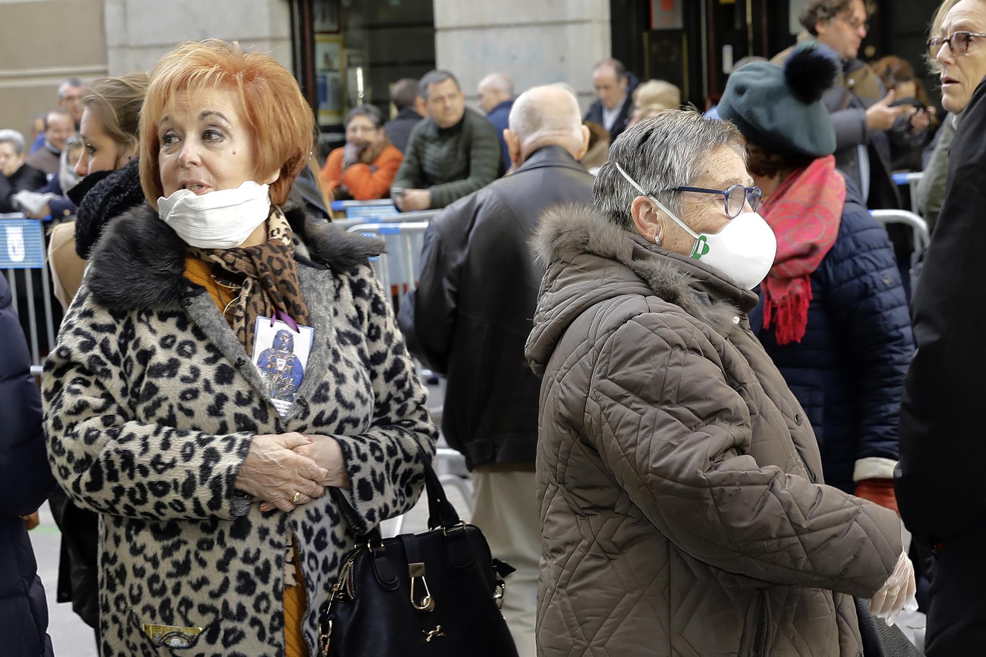 El Obispado de Ciudad Real aconseja "abstenerse" de besar las tallas en los actos en las parroquias El Obispado de Ciudad Real aconseja "abstenerse" de besar las tallas en los actos en las parroquias