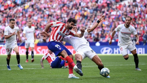 Diego Costa dispara a porter&iacute;a