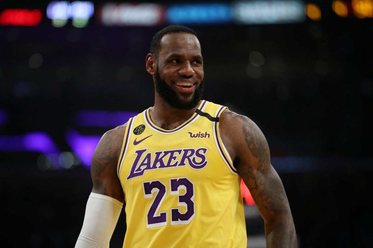 Lebron James acoge a sus compañeros en su casa para avanzar en los entrenamientos de los Lakers Lebron James acoge a sus compañeros en su casa para avanzar en los entrenamientos de los Lakers