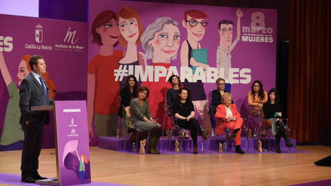 Emiliano Garc&iacute;a-Page durante su intervenci&oacute;n en el acto institucional del 8M