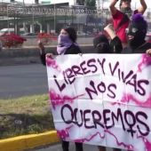 Mujeres mexicanas salen a la calle para protestar contra los crímenes machistas 