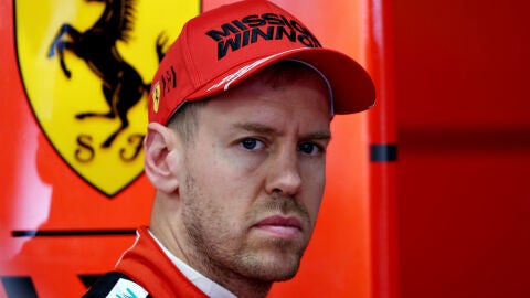 Sebastian Vettel, en el box de Ferrari