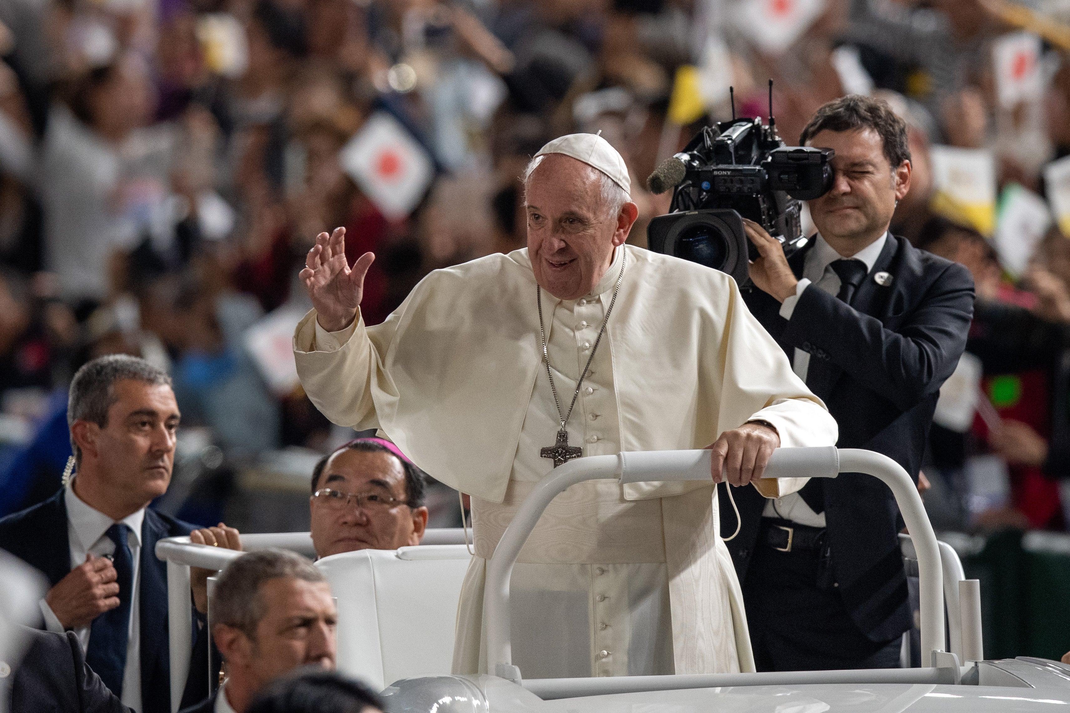 Rubén Amón indulta a Bergoglio: "No parece entender que el papa más cercano es aquel que más lejos está" Rubén Amón indulta a Bergoglio: "No parece entender que el papa más cercano es aquel que más lejos está"