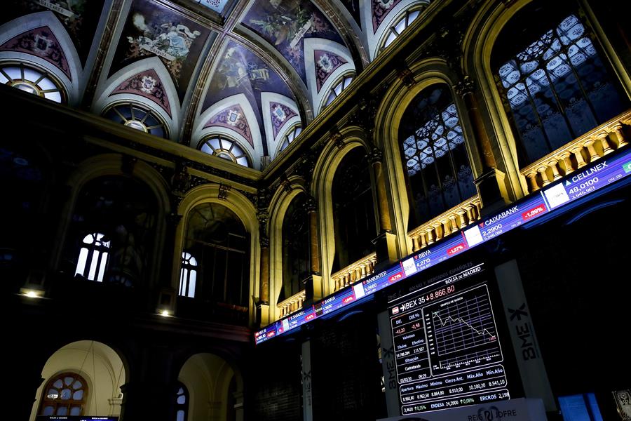 El coronavirus hunde la Bolsa El coronavirus hunde la Bolsa