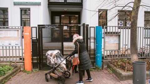 Vista de la fachada del colegio publico vitoriano Odon Apraiz.