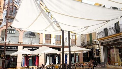Toldos en plaza del Pan