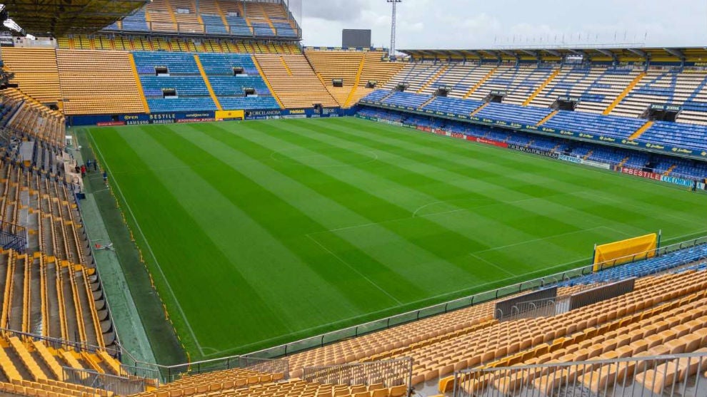 El deporte cierra la puerta ante el coronavirus. El deporte cierra la puerta ante el coronavirus.
