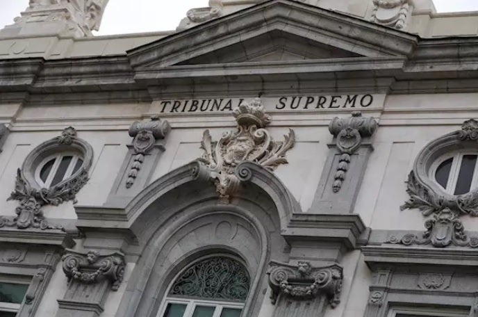 Presentan un programa lingüístico en positivo como respuesta a las sentencias entorno al valenciano Presentan un programa lingüístico en positivo como respuesta a las sentencias entorno al valenciano