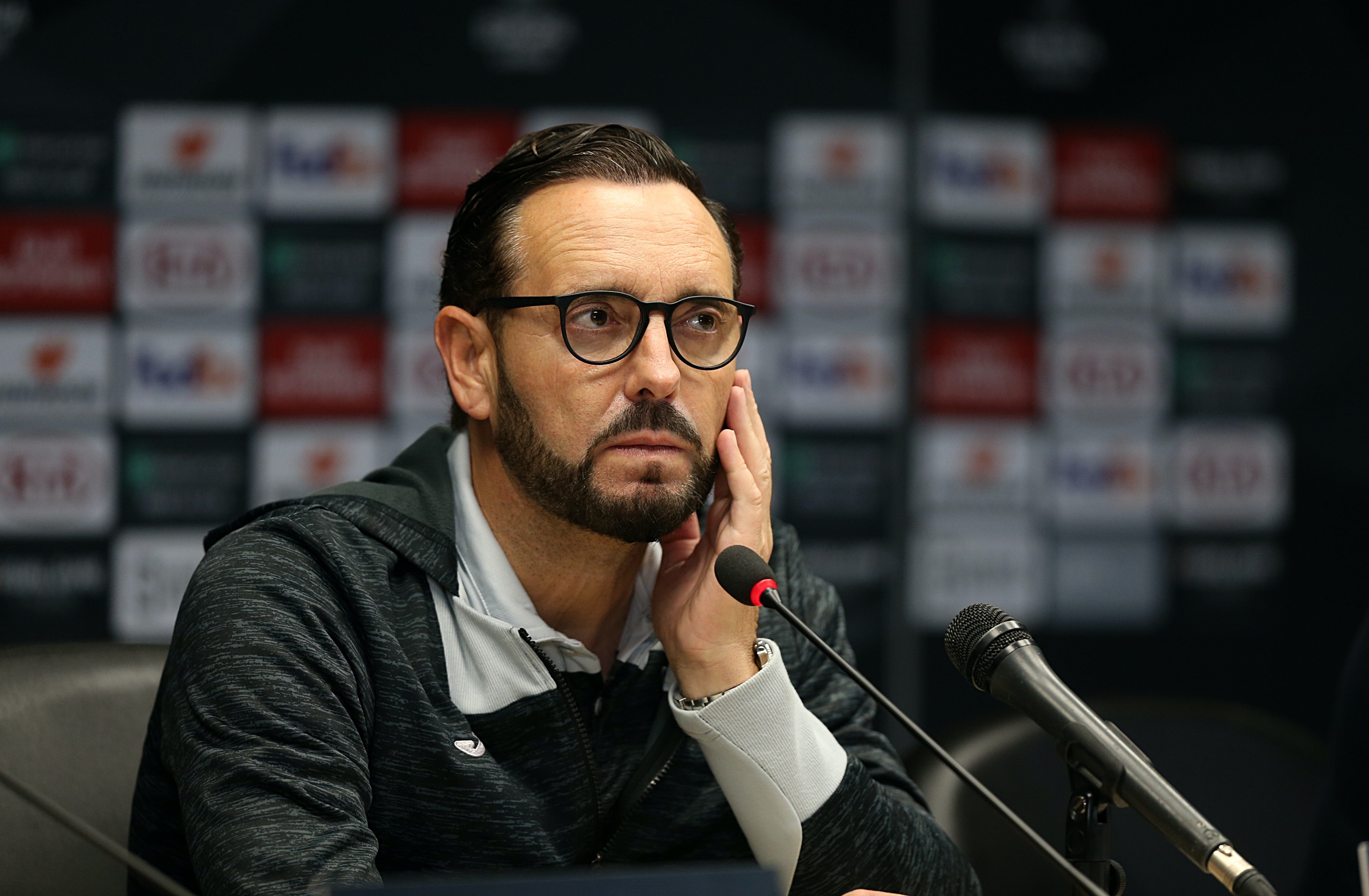 Pepe Bordalás: "Djené me ha pedido irse a casa, lo está pasando mal, me dice que le están matando" Pepe Bordalás: "Djené me ha pedido irse a casa, lo está pasando mal, me dice que le están matando"