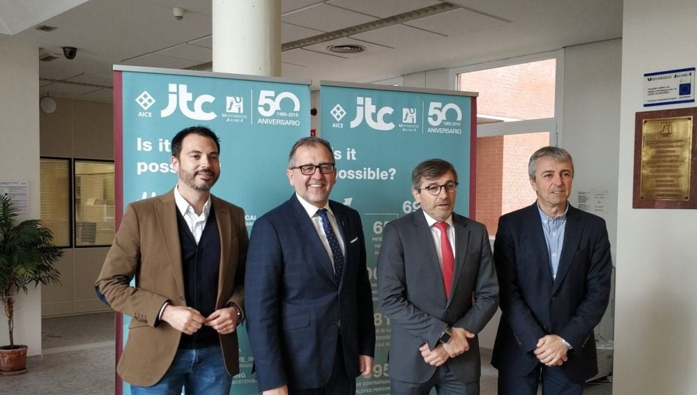 El presidente de la Diputación Provincial de Castellón visita el Instituto de Tecnología Cerámica