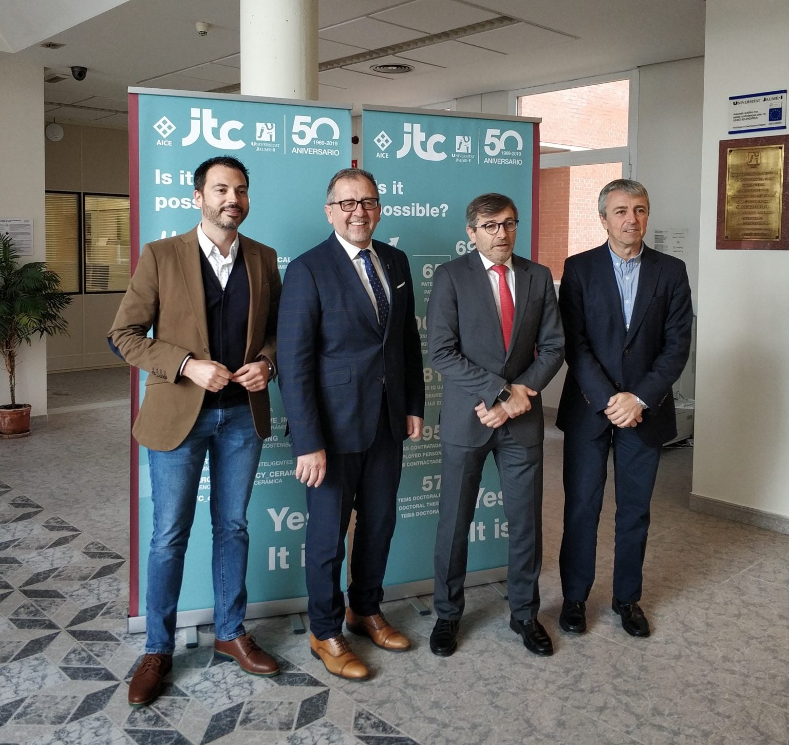 El presidente de la Diputación Provincial de Castellón visita el Instituto de Tecnología Cerámica El presidente de la Diputación Provincial de Castellón visita el Instituto de Tecnología Cerámica
