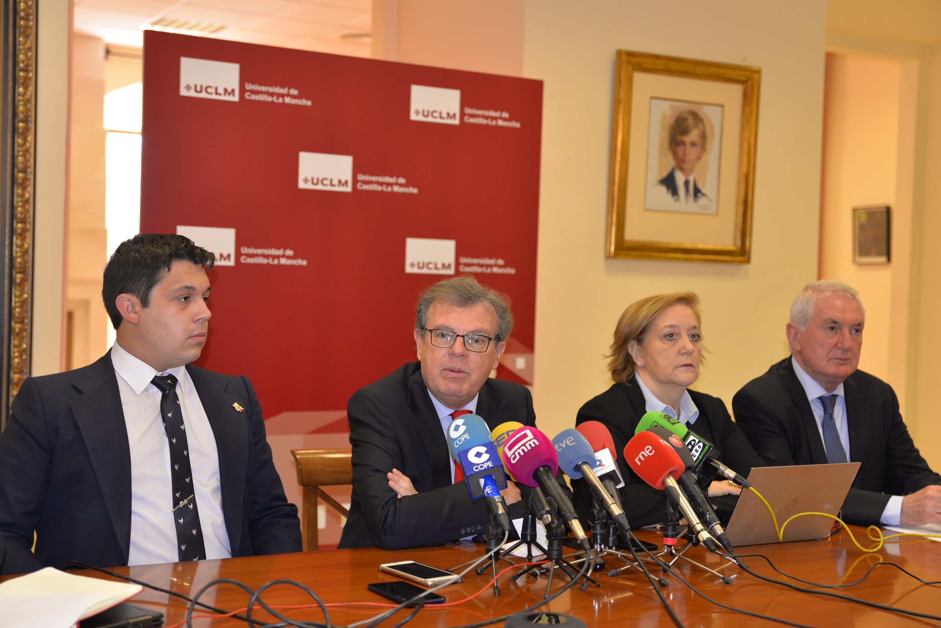 La UCLM manda a casa a 28.000 alumnos que continuarán las clases por Internet La UCLM manda a casa a 28.000 alumnos que continuarán las clases por Internet
