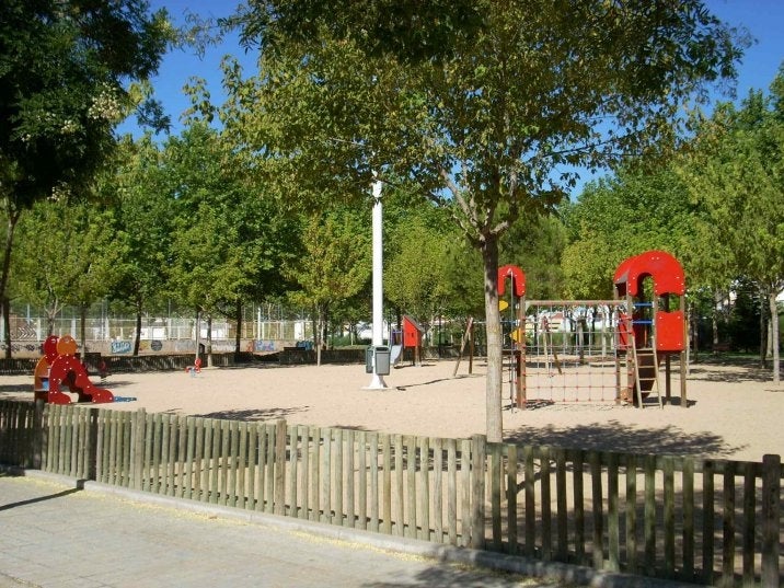 Ciudad Real precintará las zonas de juegos infantiles y clausurará las fuentes para evitar contagios Ciudad Real precintará las zonas de juegos infantiles y clausurará las fuentes para evitar contagios