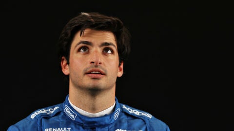 Carlos Sainz mira al cielo