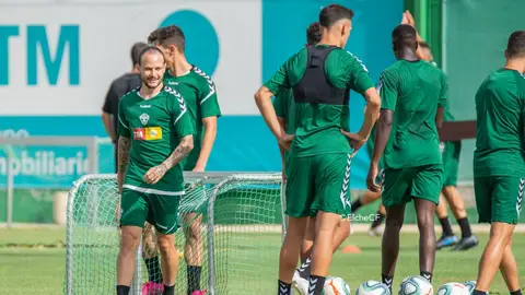 La plantilla del Elche CF suspende sus entrenamientos como consecuencia del coronavirus. ELCHE CF