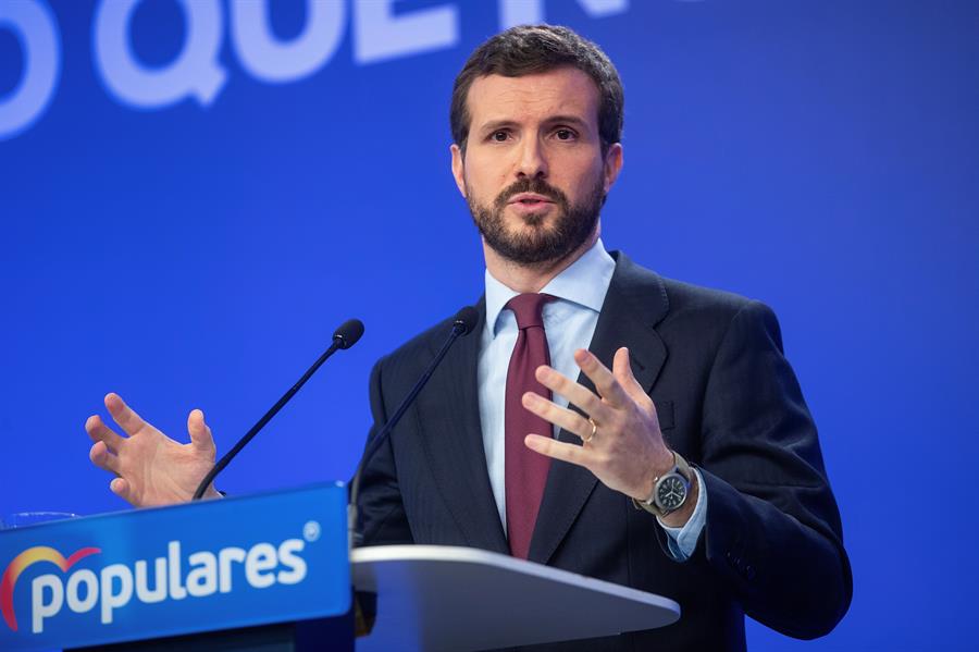 Casado: "Superaremos al virus y pronto volveremos a abrazarnos" Casado: "Superaremos al virus y pronto volveremos a abrazarnos"