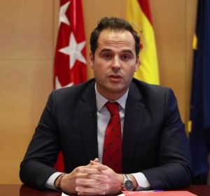 Ignacio Aguado: "Pido comprensión, paciencia y confianza a todos los madrileños" Ignacio Aguado: "Pido comprensión, paciencia y confianza a todos los madrileños"