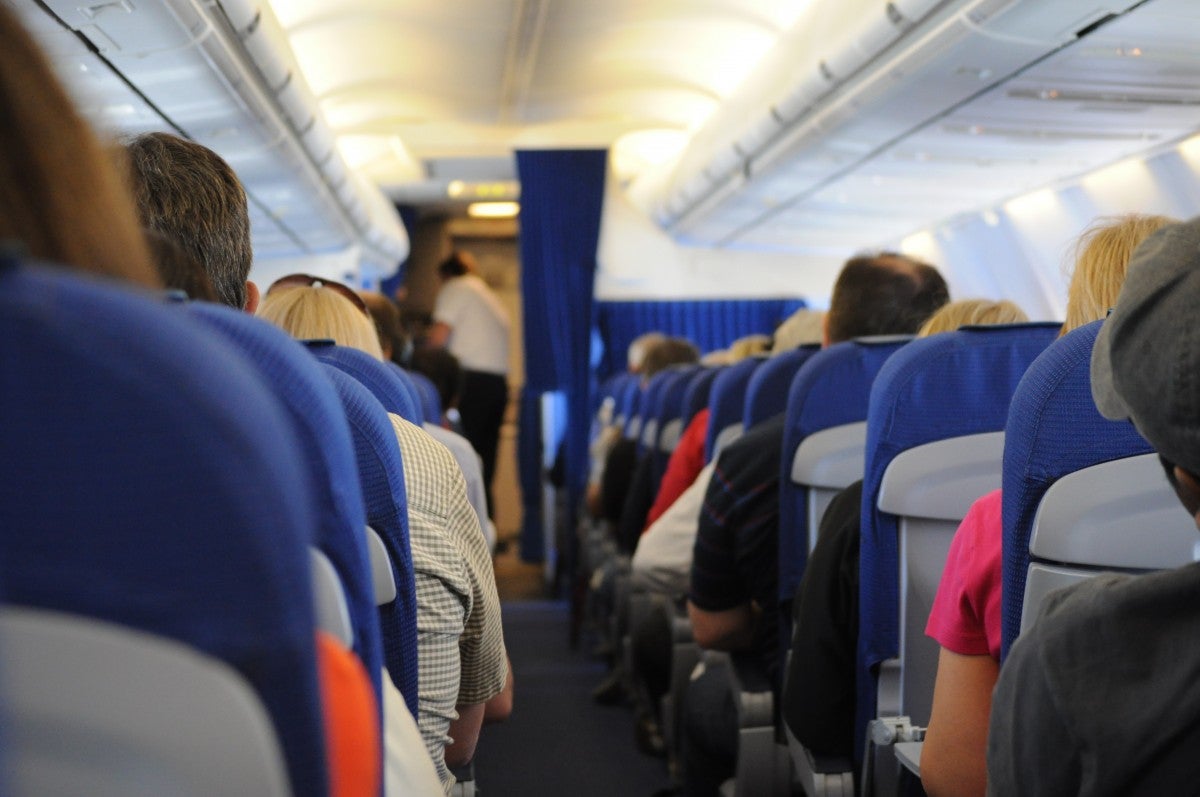 En cuarentena varios pasajeros de un vuelo a Lanzarote tras dar positivo uno de los viajeros En cuarentena varios pasajeros de un vuelo a Lanzarote tras dar positivo uno de los viajeros