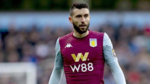 Borja Bast&oacute;n, del Aston Villa.