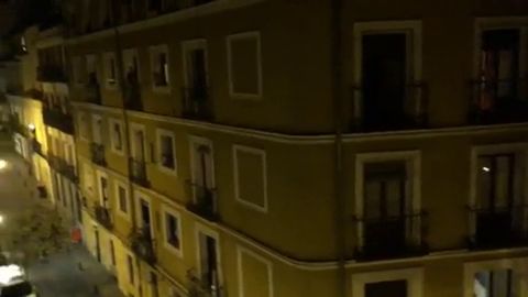 Homenaje desde los balcones espa&ntilde;oles a todo el personal sanitario