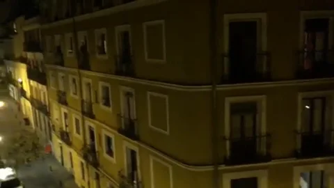 Homenaje desde los balcones espa&ntilde;oles a todo el personal sanitario