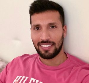 Ezequiel Garay, jugador valencianista. Ezequiel Garay, jugador valencianista.