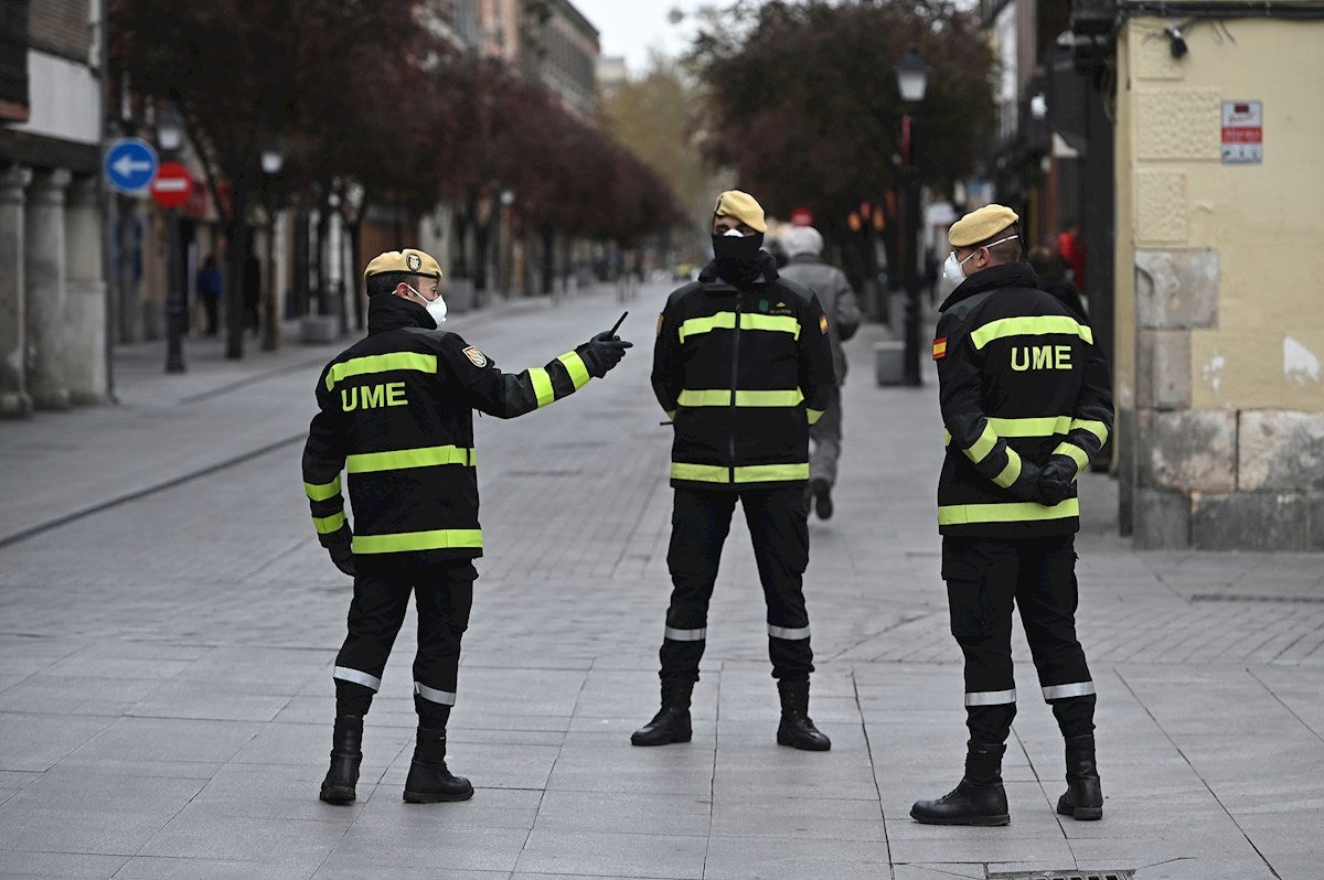 Rubén Amón indulta a los militares: "No son golpistas, son profesionales que se desenvuelven en emergencias extremas" Rubén Amón indulta a los militares: "No son golpistas, son profesionales que se desenvuelven en emergencias extremas"
