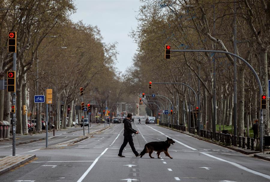 Comprar en días pares o limitar los paseos a mascotas: Tres Cantos endurece las restricciones a sus vecinos Comprar en días pares o limitar los paseos a mascotas: Tres Cantos endurece las restricciones a sus vecinos