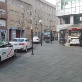 Parada de taxis y quiosco de prensa de la Plaza del Pilar