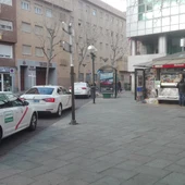 Parada de taxis y quiosco de prensa de la Plaza del Pilar Parada de taxis y quiosco de prensa de la Plaza del Pilar