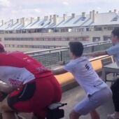 Ciclismo en terrazas, 'basket' en garajes, maratones por pasillos: ejercicio en casa por el coronavirus