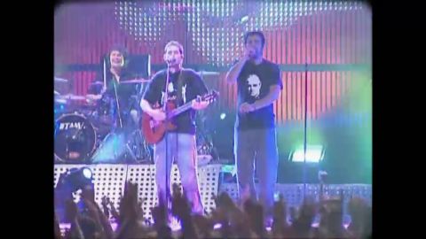 De trabajar en una f&aacute;brica a llenar conciertos: as&iacute; es c&oacute;mo les "toc&oacute; la loter&iacute;a" a los Estopa